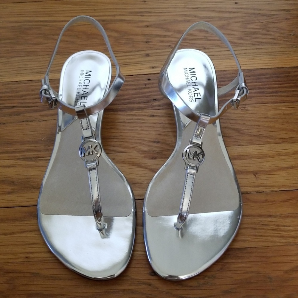 NEW Michael Kors Nora Metallic Sandal - Silver